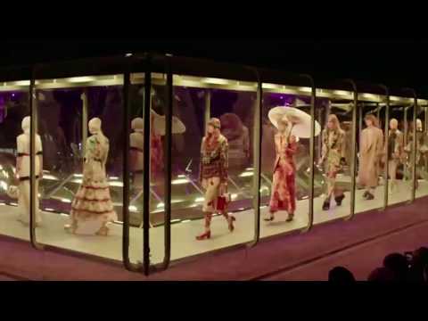 Milan Fall winter Fashion show 2017 | Gucci