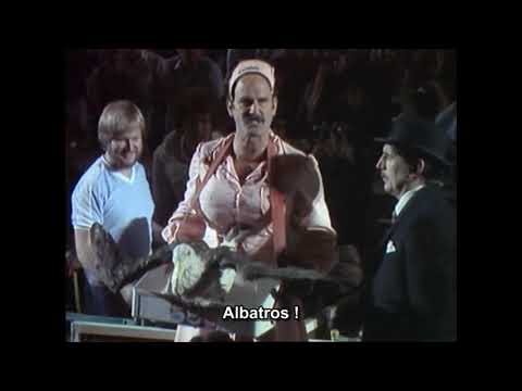 Monty Python live @ Hollywood Bowl - Albatross - VOST French