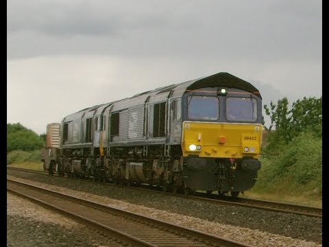 Prestatyn 1.7.2016 - DRS 66423 & 66432 on Valley flasks - Class 66