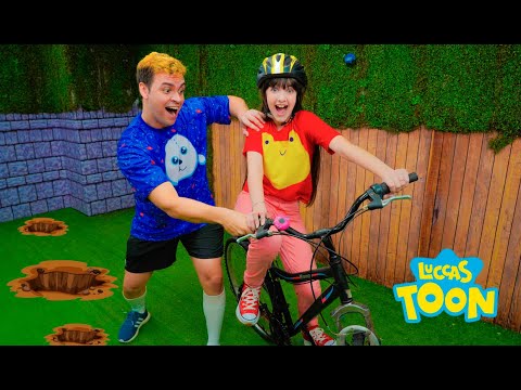 GIOVANNA APRENDE A ANDAR DE BICICLETA SEM RODINHA ( Gi learns to ride a bike )