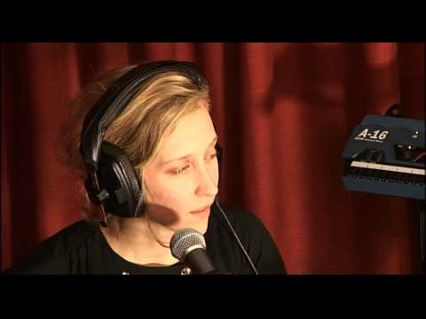 Studio Brussel: Few Bits - Sweet Warrior (Live)