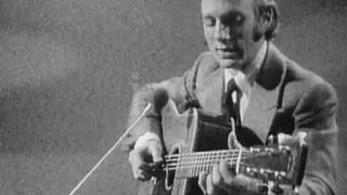 Stephen Stills performing 4+20 in 1971