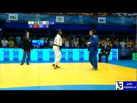 Judo 2012 World Championships Teams Salvador: Quadros (BRA) - Ozerler (TUR) [-57kg]