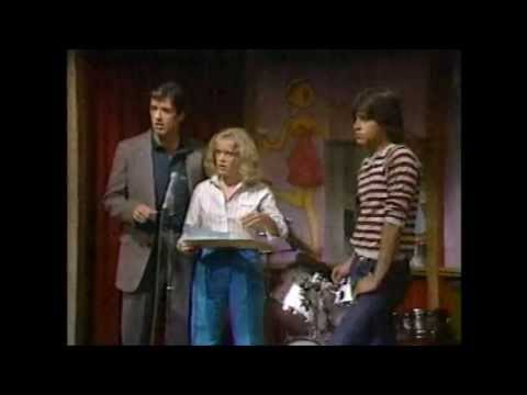 GH 10-25-82 Full Episode - Part 1