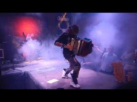 2.Alpenglühen, Da Wadltreiber, Intro