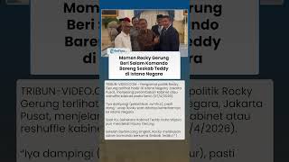 Rocky Gerung Beri Salam Komando Bareng Seskab Teddy saat Hadir di Istana Negara