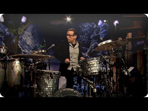 Fred Armisen-Questlove Drumoff (Late Night with Jimmy Fallon)