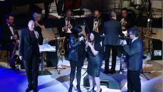 New York Voices & Helsinki Swing Big Band: Holiday For Strings