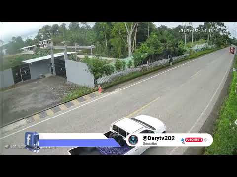 🔴#manabi vía #elcarmen-#pedernales conductor pierde el control del vehículo atropella a un hombre