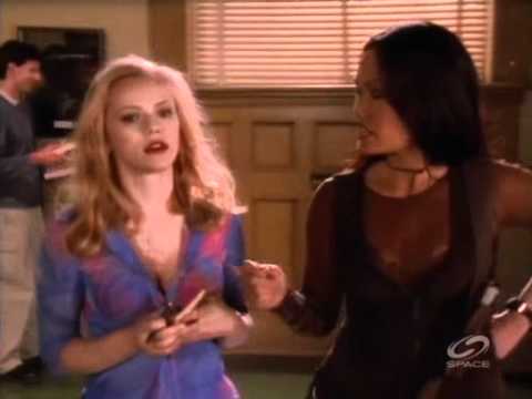 Tanja Reichert on Relic Hunter 3x01 Wages Of Sydney.