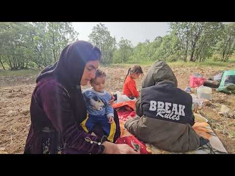 Homeless Family Thanks God for Reuniting with Runaway Daughters