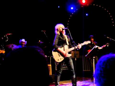 Lucinda Williams Real Live Bleeding Fingers, Portland November 2011