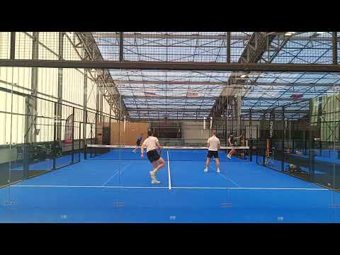 Padel exercise: no overheads allowed!