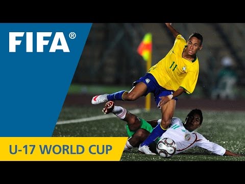 WOW! Teenaged Neymar fools goalkeeper