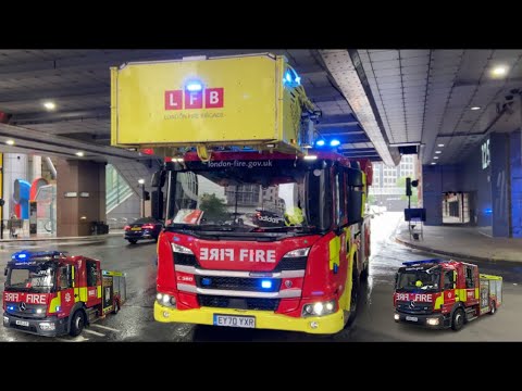 Vigili del fuoco Londra/ London Fire Brigade Responding and on scene