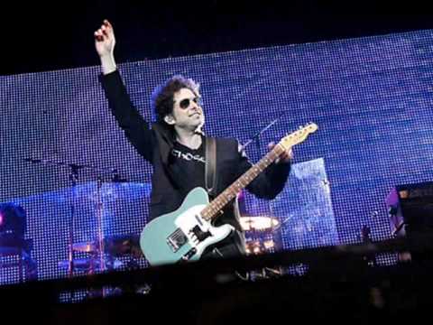 Un Vestido Y Un Amor - Andres Calamaro