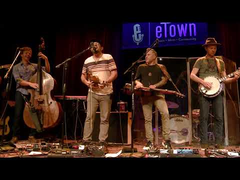 The Infamous Stringdusters - Carry Me Away (Live on eTown)