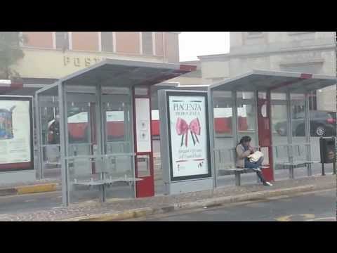 Blocco autobus in Piazzale Marconi