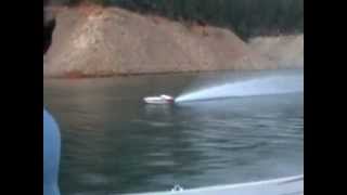 preview picture of video 'remote control boat on shasta lake ca'