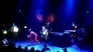 The Residents live in Oslo - DDA - The Beekeeper's Daughter