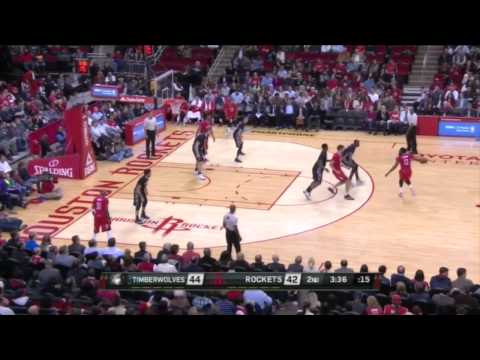 Wiggins defending Harden in PnR well