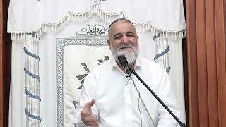 הרב אליהו שרביט | בין אומץ לגבורה | חנוכה (ישיבת אפיקי דעת שדרות) - התמונה מוצגת ישירות מתוך אתר האינטרנט יוטיוב. זכויות היוצרים בתמונה שייכות ליוצרה. קישור קרדיט למקור התוכן נמצא בתוך דף הסרטון