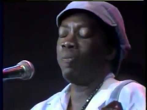 Chico & Caetano   part Milton Nascimento Mercedes Sosa e Gal Costa   quase completo