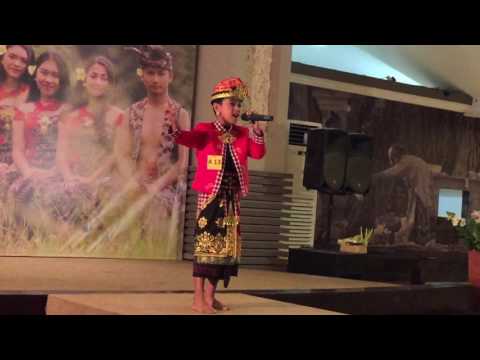 Diki Hyuga ' ida sang sujati ' juara 1 kat kls 1-3 lomba bali kumara 3