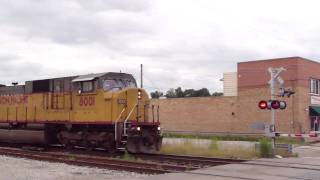 preview picture of video 'Norfolk Southern Train arriving in  St. Louis MO'