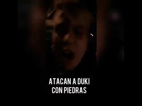 DUKI ENOJADO y LE ROMPEN EL VIDRIO DE LA COMBI.....