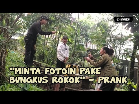 minta-fotoin-pake-bungkus-rokok-prank-bukan-social-experiment-1