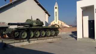 preview picture of video 'Spomen dom Hrvatskih Branitelja - Vukovar - Horvátország - Groblje tenkova - Spomenik Blago Zadro'