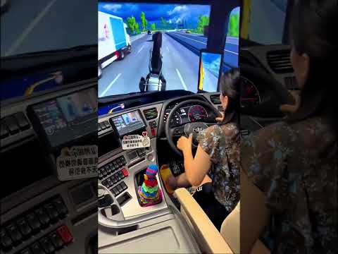 🏍️💥 هي عندها مشكلة شخصية مع الموتوسيكلات ولا إيه؟!🏍️😂