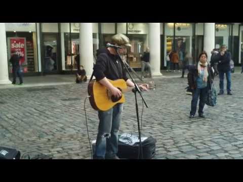 Amazing Singer At Covent Garden / LONDON - Rob Falsini : 