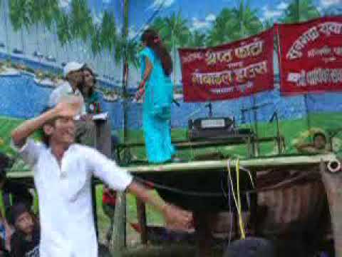 गुल्मी जिल्लाकै  पहिलो फिरिको  कार्यक्रममा जमुना रानाले धुलो उडाइन छ्न्दी फाट्मा ।  2066 असोज