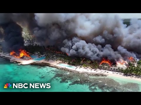Massive fire breaks out at popular tourist resort in Dominican Republic