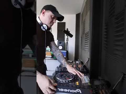 Dj jamie B OLD SKOOL ANTHEMS fb live