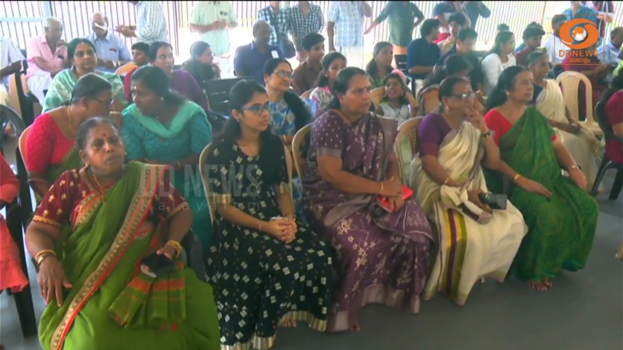 കൊച്ചുള്ളൂർ ഓഫീസിൽ പ്രവർത്തകർക്കൊപ്പം മൻ കി ബാത് ക?