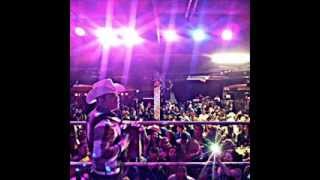 REMMY VALENZUELA YO LO VI VESTIR DE GUCCI en estudio