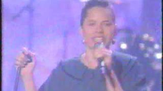 10,000 Maniacs - Poison in the Well