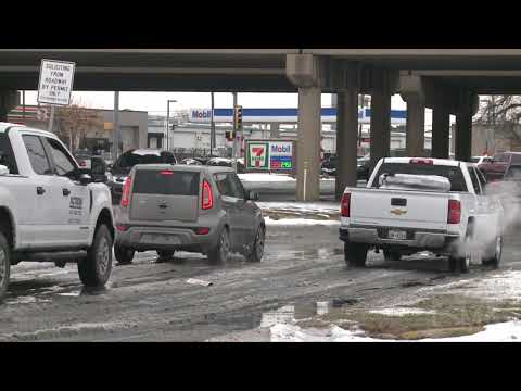 02-16-2021 Fort Worth, TX - Last Minute Preparations Before Next Round of Snow and Ice Arrives