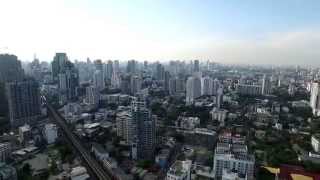 Видео of The Crest Sukhumvit 34