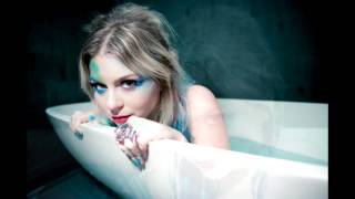 Colette Carr [new photo] - Can't Touch This