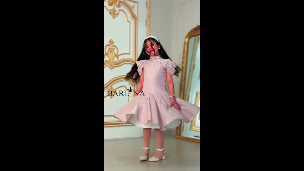 A sparkly girl's dress decorated with pearls - Tiffany - 12 years