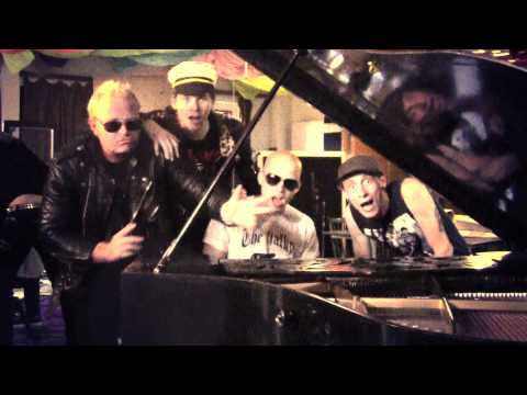 The Fialky - THE FIALKY - Kapitán77 (videoklip 2011)