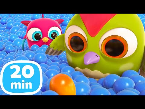 Gufetto HopHop trova un uovo nella piscina di palline. Cartoni e giochi per bambini