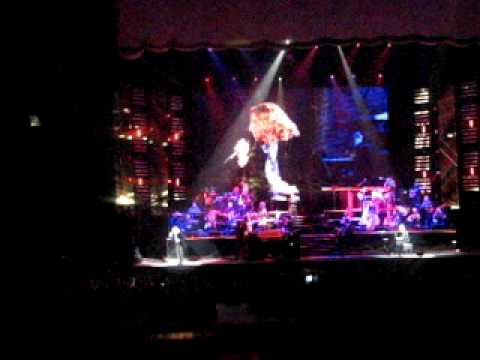 Yanni Voices In Albany, November Sky (Ender Thomas)