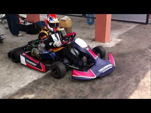 Primeiro treino do chassis Techspeed 2013 - Ajustes