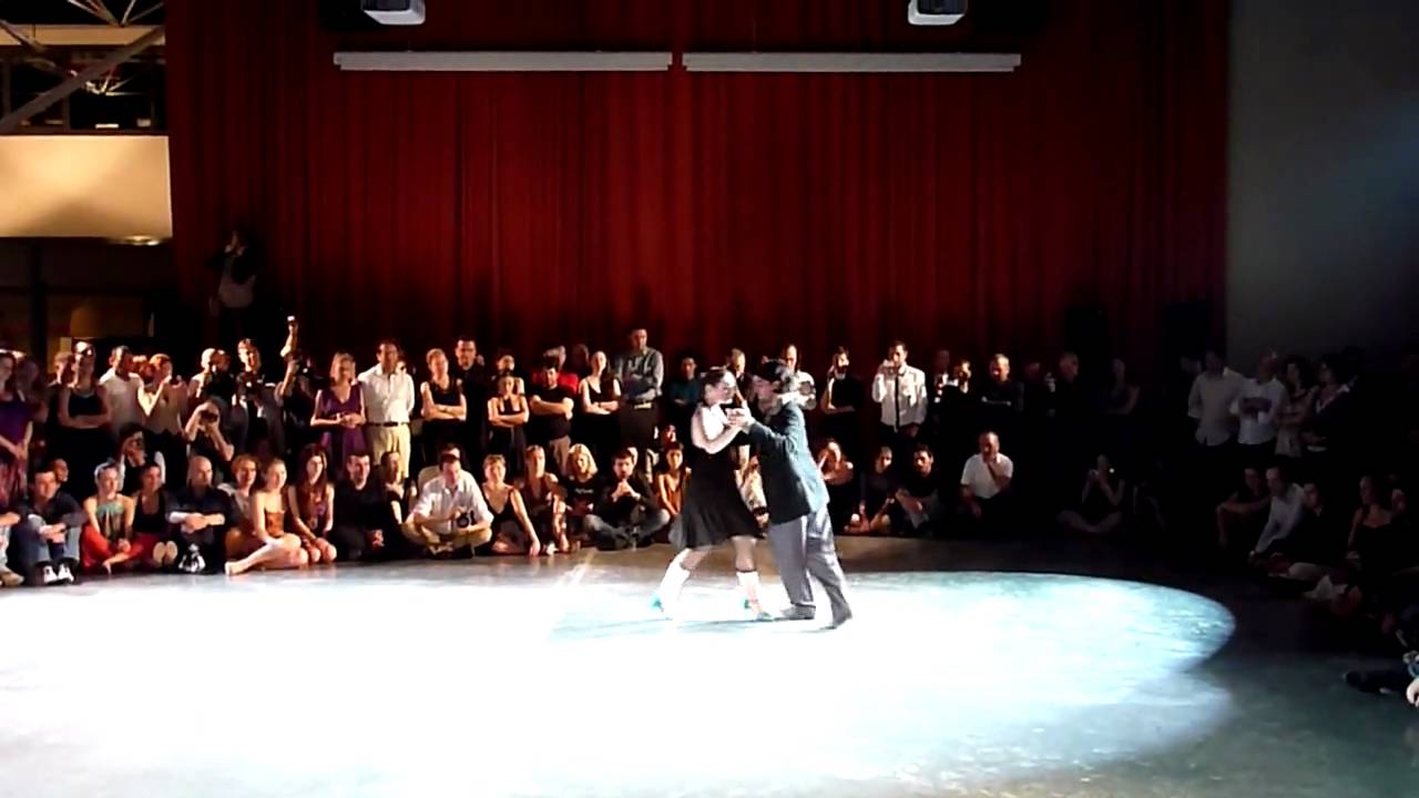 Ariadna Naveira & Fernando Sanchez - La Colegiala