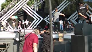 Download lagu Via Vallen ft. Fildan - Medley Salah Apa Aku & Disana Menanti Disini Menunggu (GR) mp3